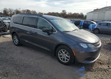 2020 Chrysler Voyager Lxi z USA, uszkodzony, nr VIN 2C4RC1DG8LR216264